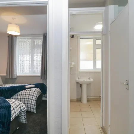 Flat 1, Big Tree Holiday Flats-3